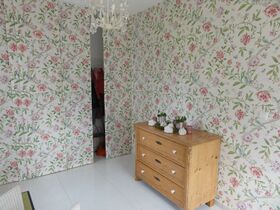 Flächenvorhang als Sichtschutz für Garderobe